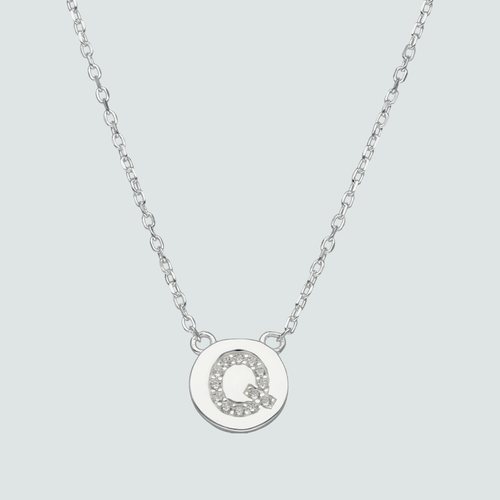 Collar Circulo Letra Q con Circones