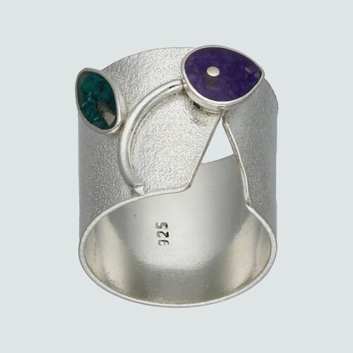 Anillo Martillado Flor Piedra Picada