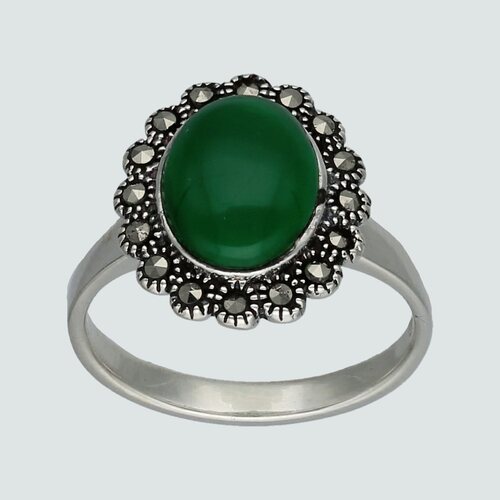Anillo Jade Ovalado y Marquesitas