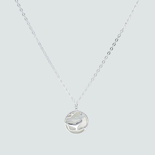 Collar Cola de Ballena Nácar
