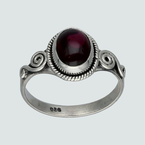 Anillo Ovalado Rubí