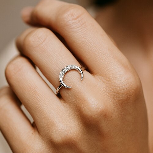 Anillo Media Luna Invertida Circones