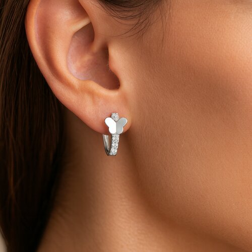 Argolla Huggie Mariposa Circones 12 mm