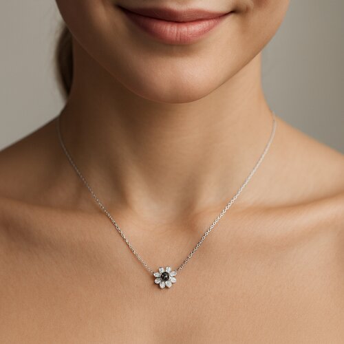 Collar Flor Margarita Circones Ónix