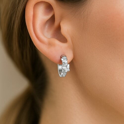 Argolla Huggie Mariposa Circones 11 mm