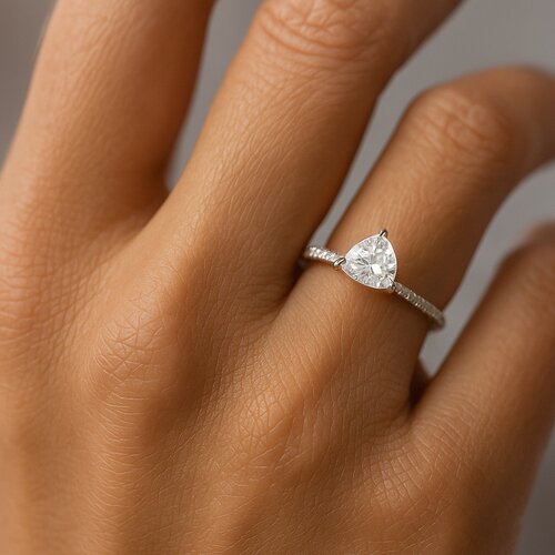 Anillo Corte Diamante Circón Solitario