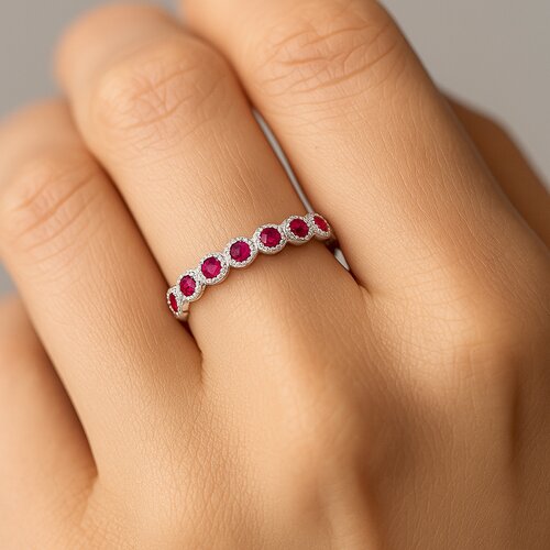 Anillo Cintillo Sin Fin Circones Rubí