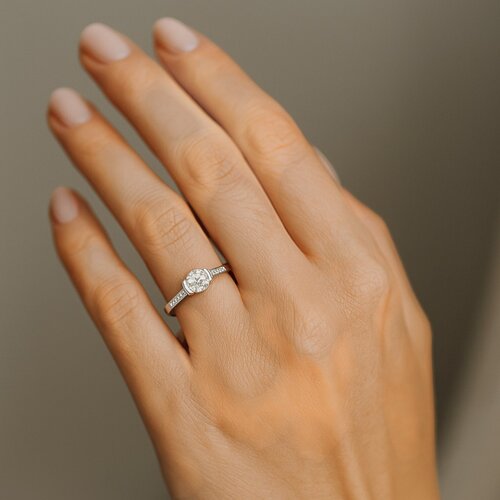 Anillo Circón Solitario