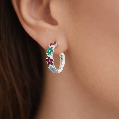 Argolla Huggie Flores Esmaltadas Multicolor 13 mm